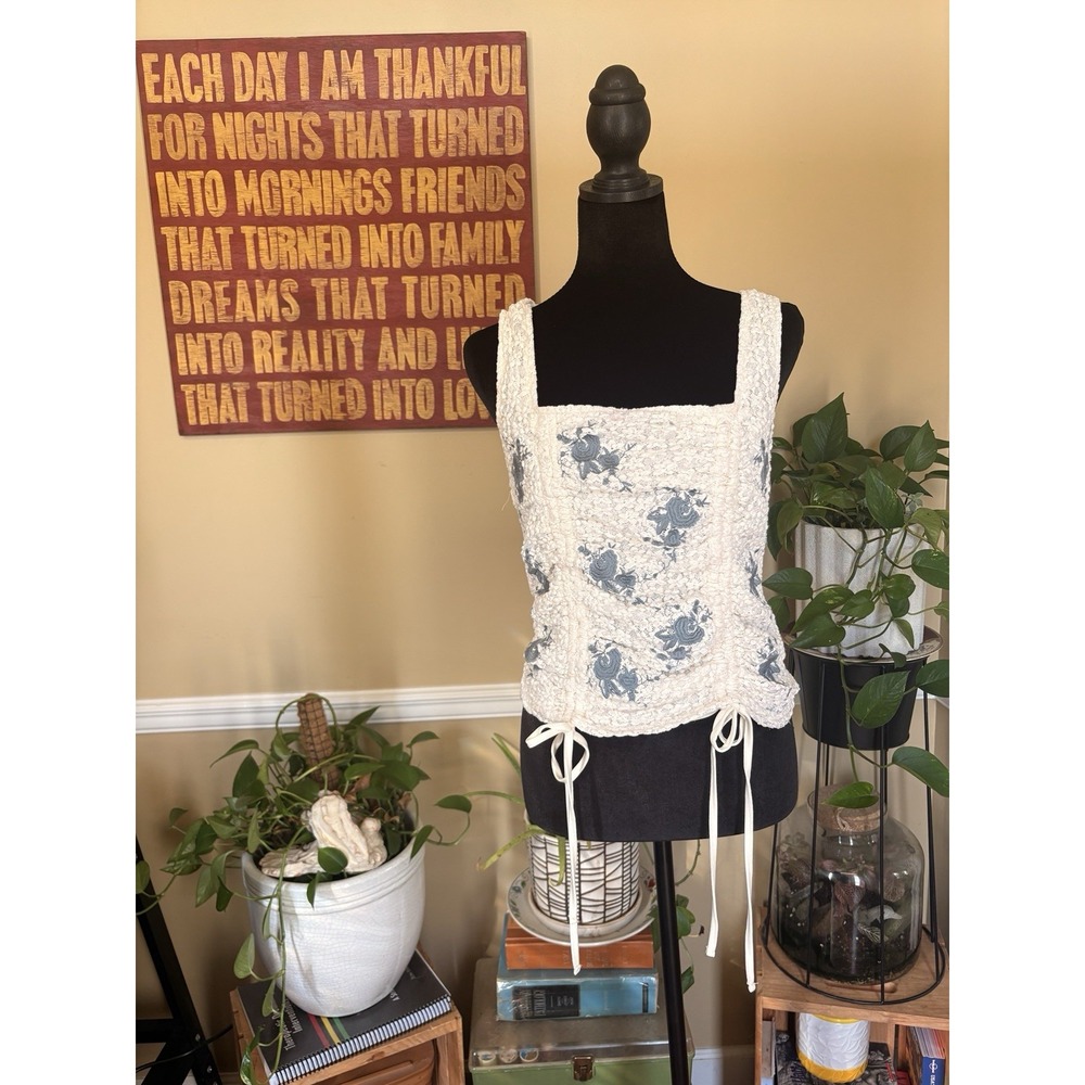 BUCKLE Sterling Stitch Floral Embroidered Lace Tank SzL Evermore Taylor Swift